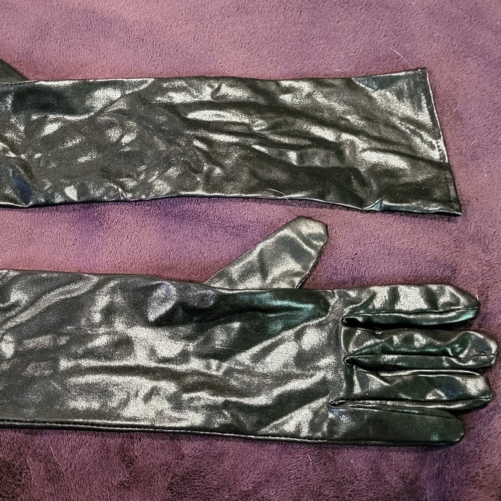 Black pleather gloves